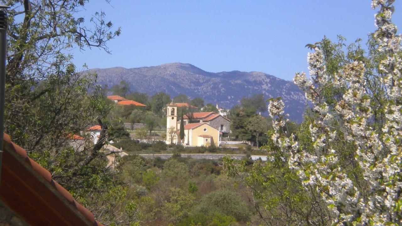 Villa Stone House in a quiet landscape, Leonidion Extérieur photo