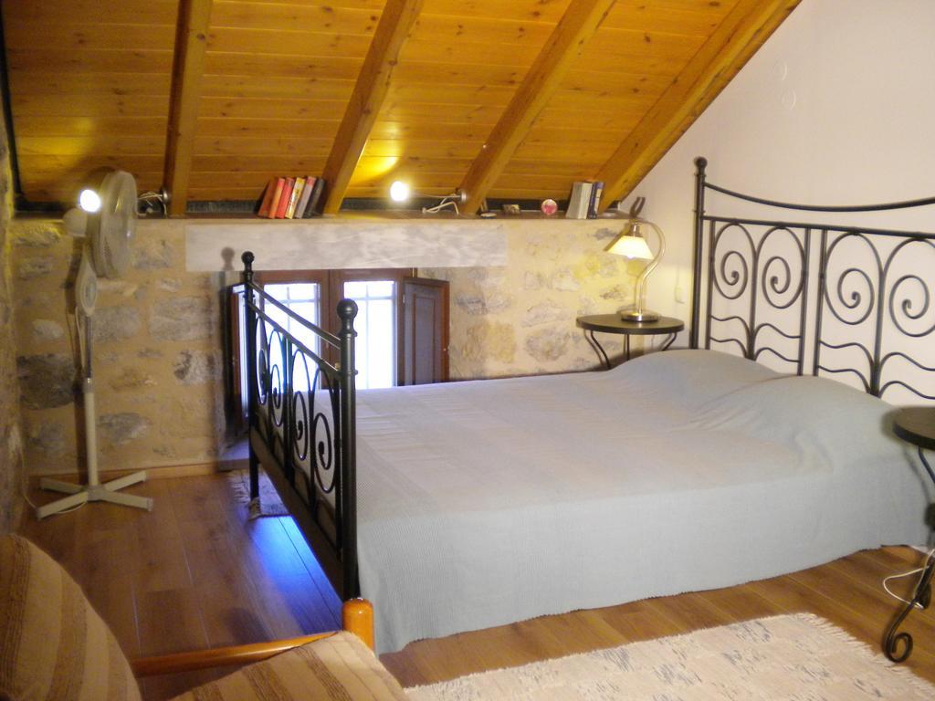 Villa Stone House in a quiet landscape, Leonidion Extérieur photo