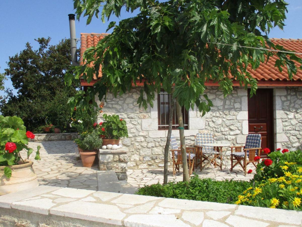 Villa Stone House in a quiet landscape, Leonidion Extérieur photo
